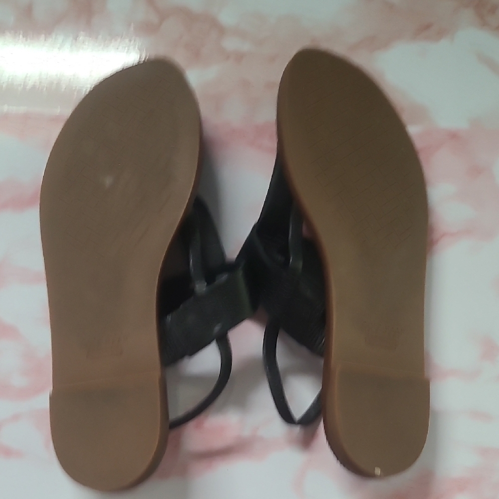 EUC Cole Haan Graud 360 Black Leather T-Strap Winslet Sandals Sz 8.5B - Picture 5 of 7